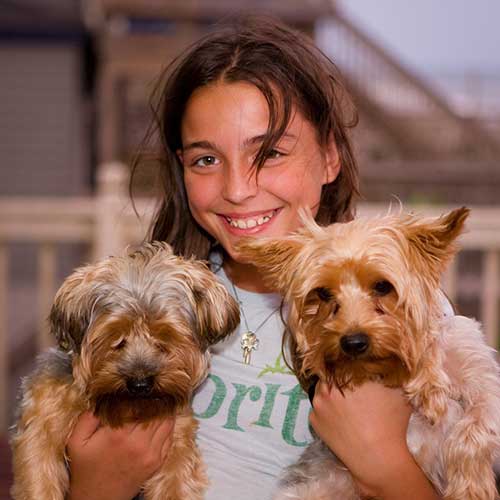 Mia Reynolds and Chihuahua
